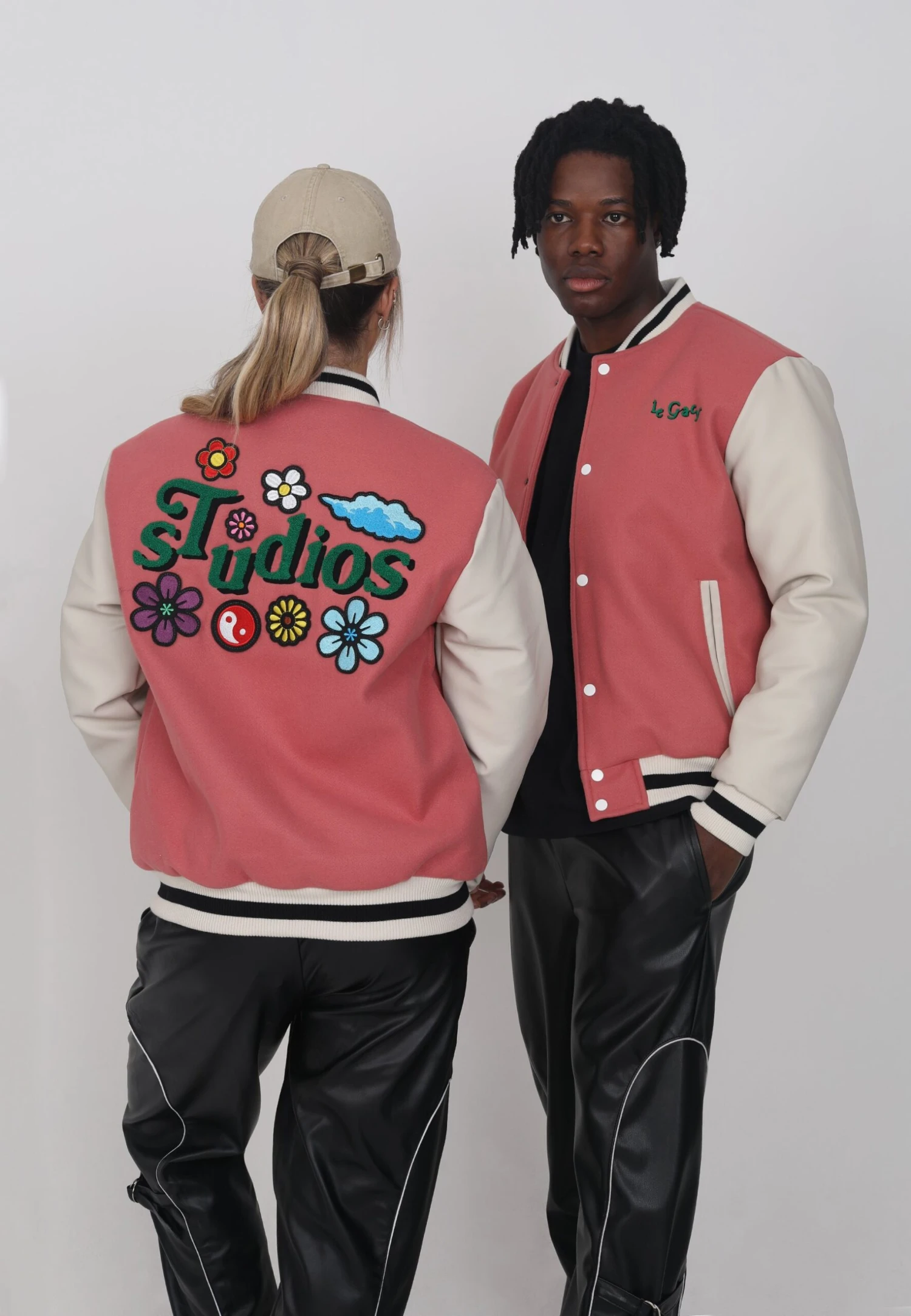 Lamar Varsity Jacket Unisex - Imitatieleren Jas - Coral 1 Lamar Varsity Jacket Unisex - Imitatieleren Jas - Coral