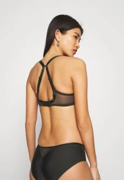 Chantelle Chic Essential Spacer - Beugel Bh - Schwarz -Anna Field 0a772ffc75f842f594a477e8f05ea9ee