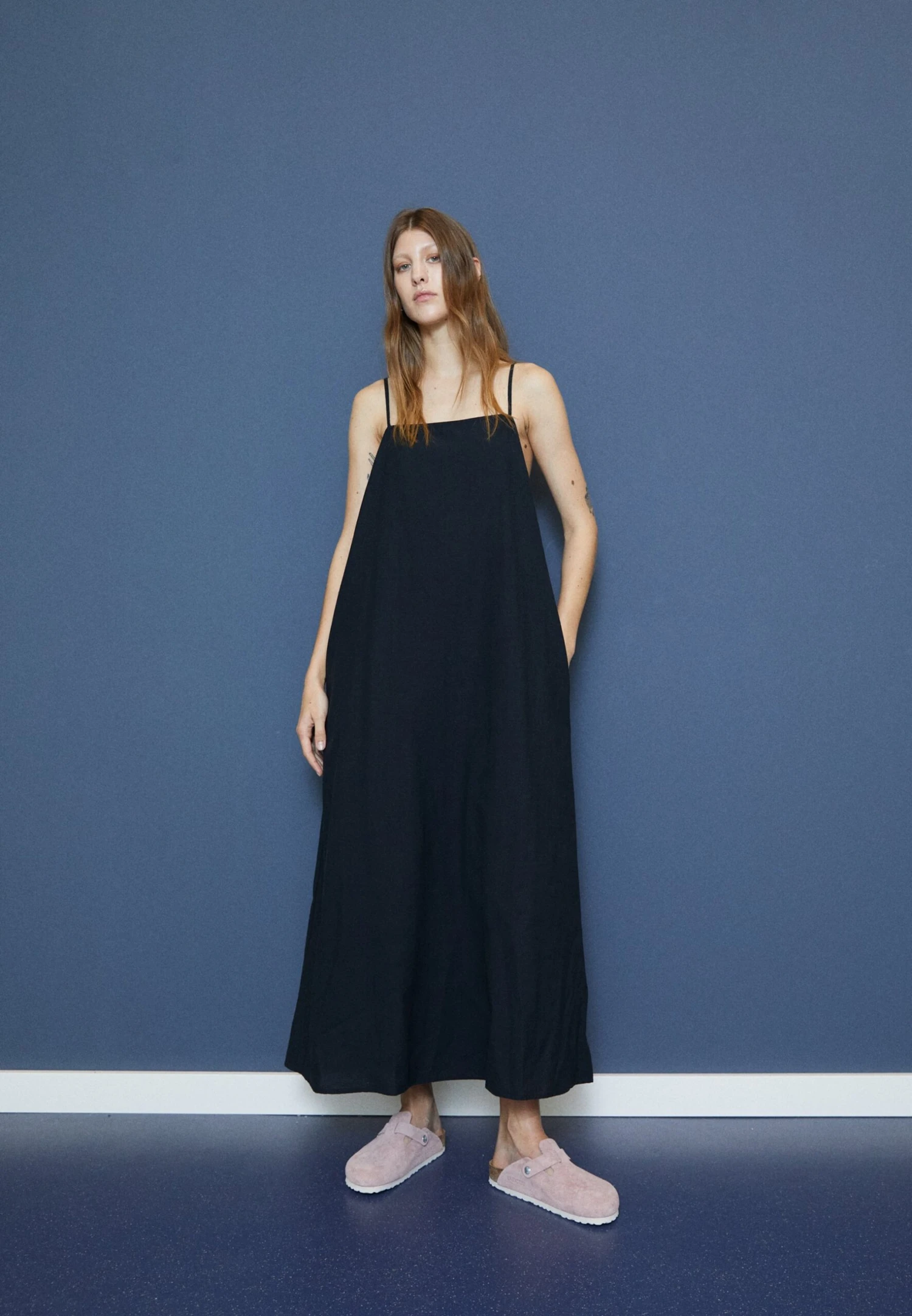 Minimum Vikilino - Maxi-Jurk - Black 1 Minimum Vikilino - Maxi-Jurk - Black