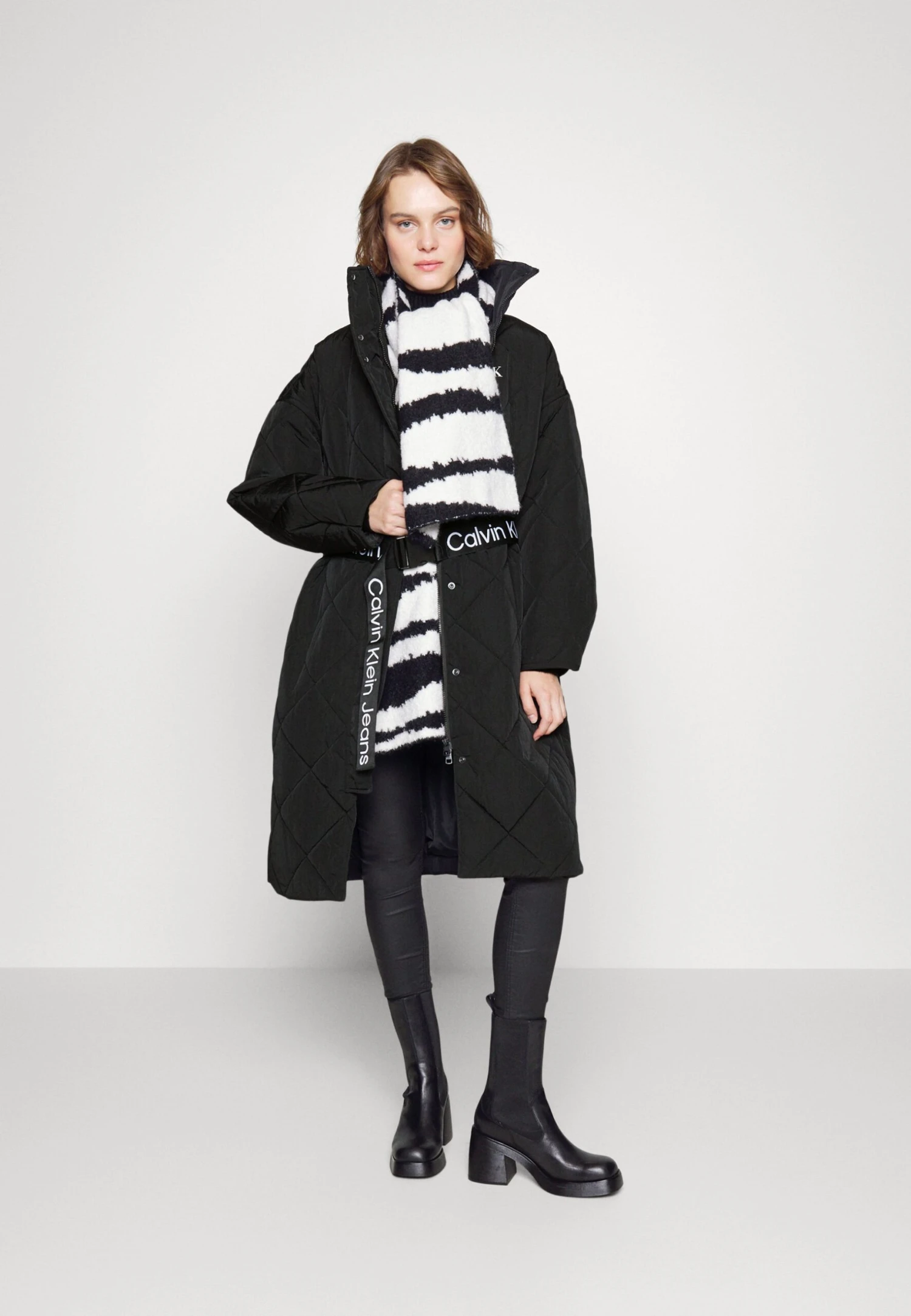 Calvin Klein Jeans Belted Quilted Coat - Winterjas - Black 2 Calvin Klein Jeans Belted Quilted Coat - Winterjas - Black - Afbeelding 2