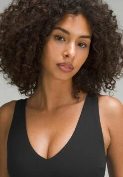 Lululemon Align™ V-Neck C/D - Sport-Bh Met Medium Support - Black 8 Lululemon Align™ V-Neck C/D - Sport-Bh Met Medium Support - Black -Anna Field 42795b754b80489c98cb3ca761763e2c