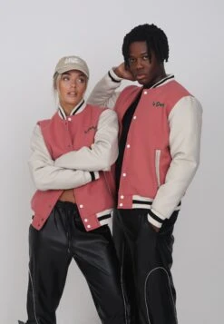 Lamar Varsity Jacket Unisex - Imitatieleren Jas - Coral 12 Lamar Varsity Jacket Unisex - Imitatieleren Jas - Coral -Anna Field 6989b6b2882f45d285fd3d109057e05b