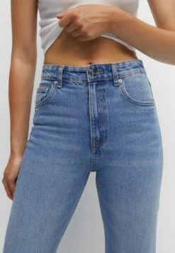 PULL & BEAR High Waist - Straight Leg Jeans - Stone Blue Denim -Anna Field 78563639e6ab487785af196d5aa224c3