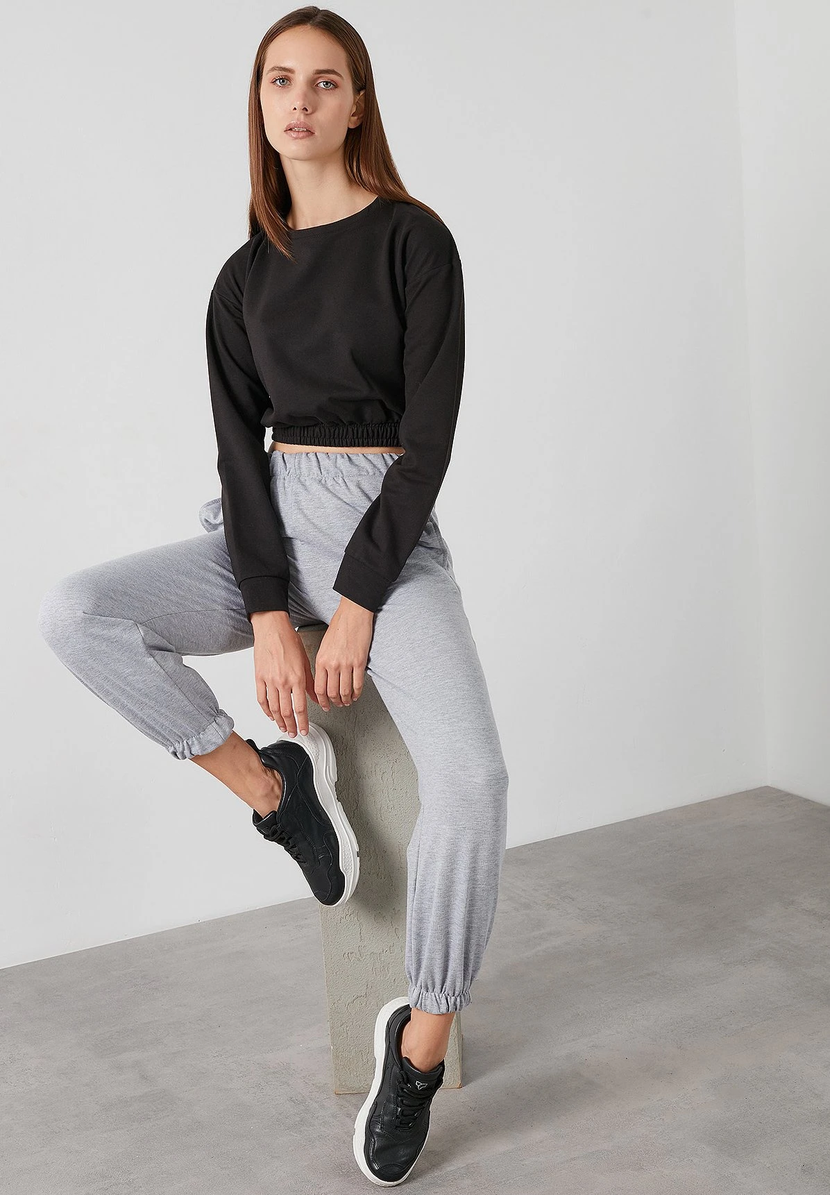 LELA Trainingsbroek - Grey 2 LELA Trainingsbroek - Grey - Afbeelding 2