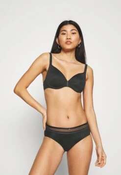 Anna Field -Anna Field 83902094682049a7ac6d048145b4f49c