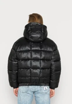 Calvin Klein Jeans Shine Puffer Unisex - Winterjas - Black 7 Calvin Klein Jeans Shine Puffer Unisex - Winterjas - Black -Anna Field 85c58a82996848ac800cbe53f109c9fe