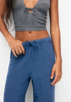 PULL & BEAR Flowing Faded - Broek - Blue -Anna Field 9d68cf5f5137401da86c8668bd0f0d91