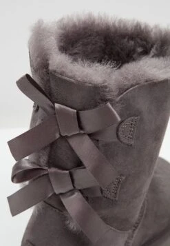 Ugg Bailey Bow - Korte Laarzen - Grey 13 Ugg Bailey Bow - Korte Laarzen - Grey -Anna Field 9db3d989bbe645c6847acb8223ef4d8d