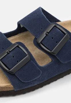 Pier One Leather Unisex - Pantoffels - Dark Blue 11 Pier One Leather Unisex - Pantoffels - Dark Blue -Anna Field a5a88158e25a4eb4b3e59dc262861c25