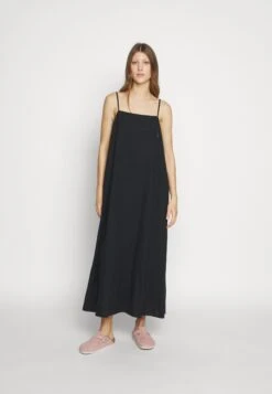 Minimum Vikilino - Maxi-Jurk - Black 10 Minimum Vikilino - Maxi-Jurk - Black -Anna Field aea427ee95b945a59e9bceed7d3fbc6c