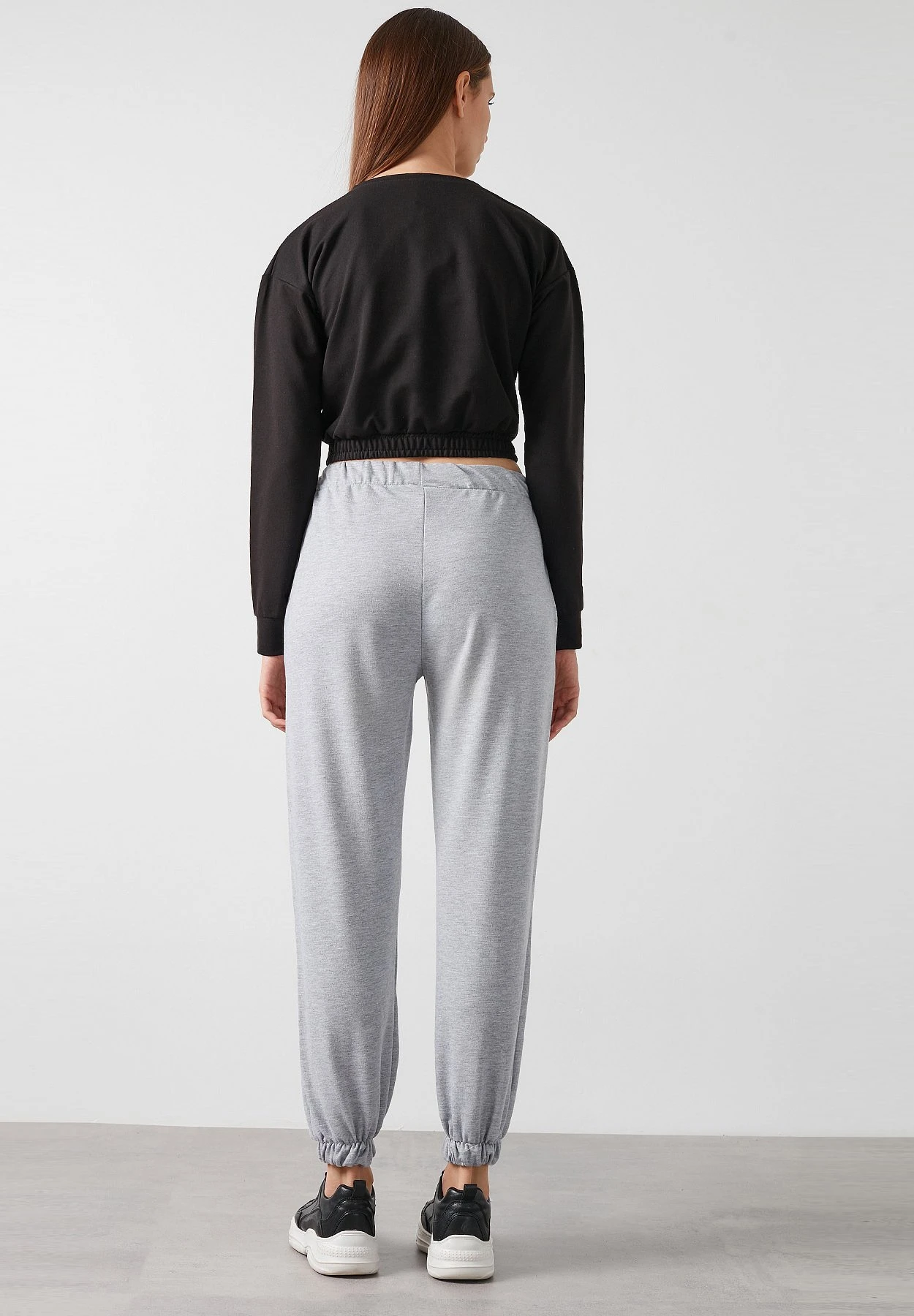 LELA Trainingsbroek - Grey 1 LELA Trainingsbroek - Grey