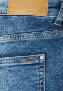 Edc By Esprit Capri - Jeansshort - Blue Denim -Anna Field d3a8f404df334f0f9c454e60c73e4579