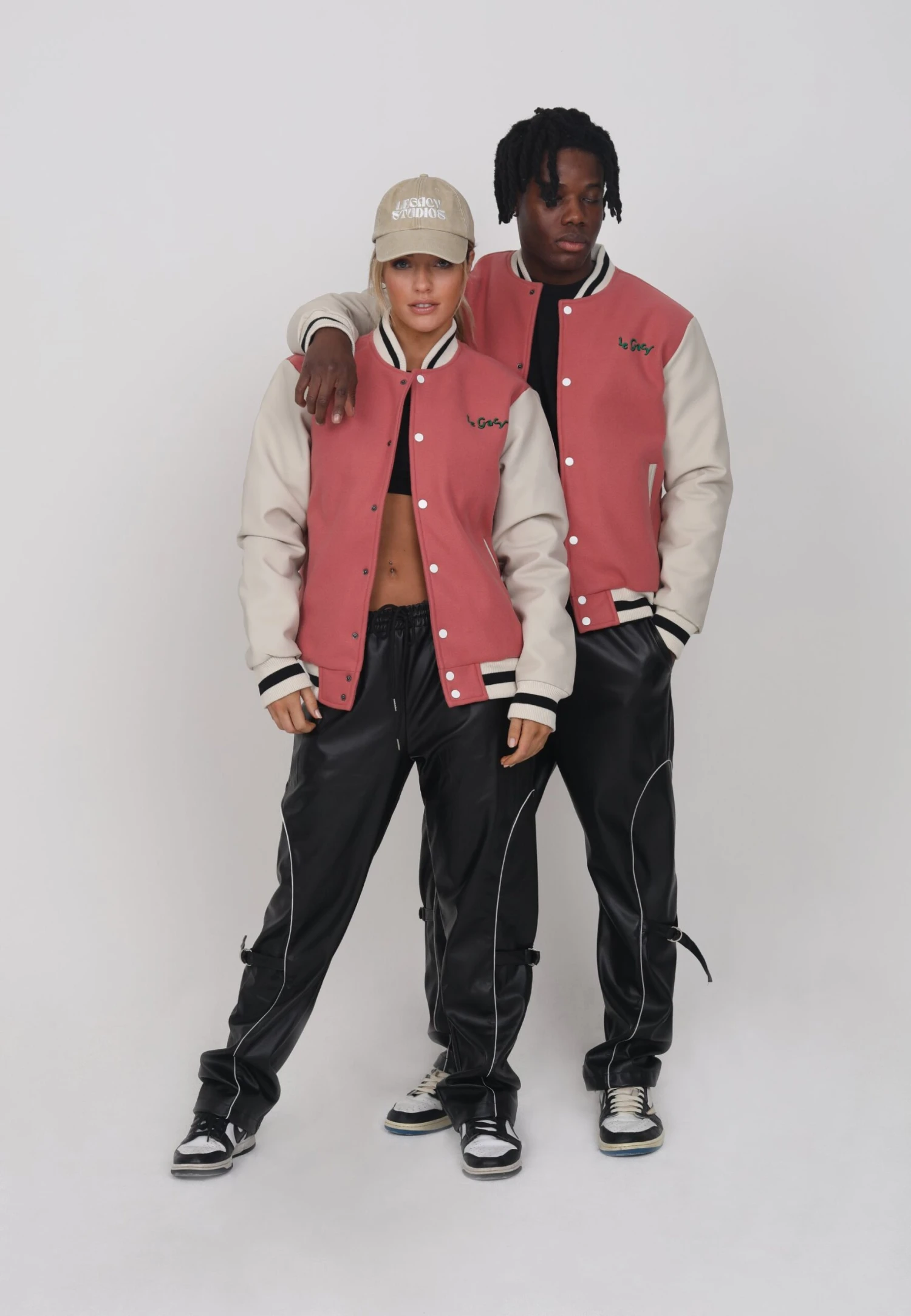 Lamar Varsity Jacket Unisex - Imitatieleren Jas - Coral 3 Lamar Varsity Jacket Unisex - Imitatieleren Jas - Coral - Afbeelding 3