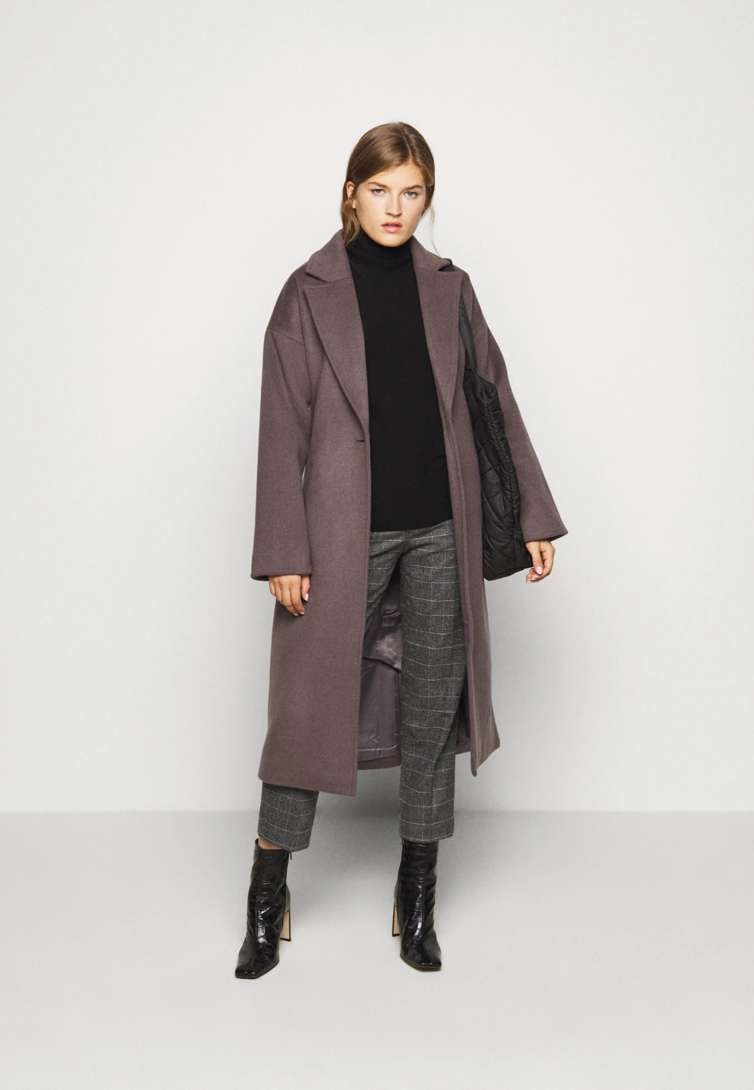 DRYKORN Liora - Trui - Schwarz 2 DRYKORN Liora - Trui - Schwarz - Afbeelding 2